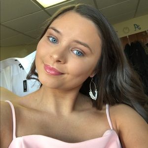 Meet your Posher, Sheila